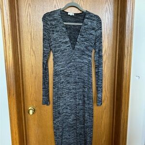 Aritzia Wilfred Free Long Sleeved Low Cut dress size medium